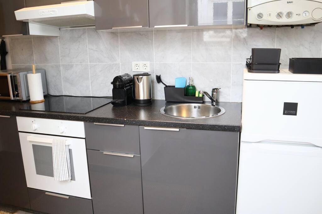 Bloom - Modern One Bedroom Apartment Вена Экстерьер фото