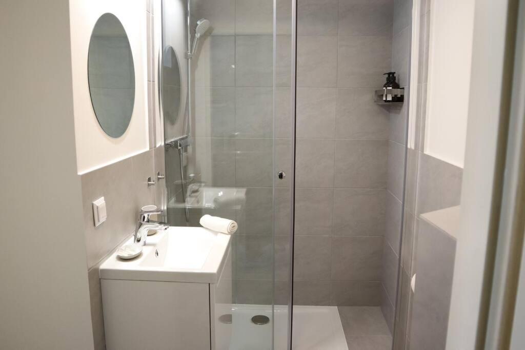 Bloom - Modern One Bedroom Apartment Вена Экстерьер фото